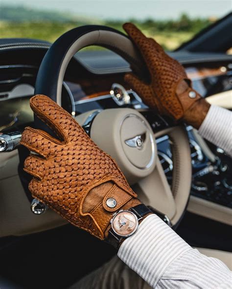 tan leather driving gloves